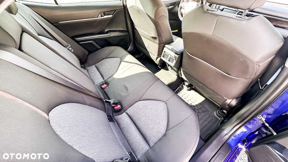 Toyota Camry - 8