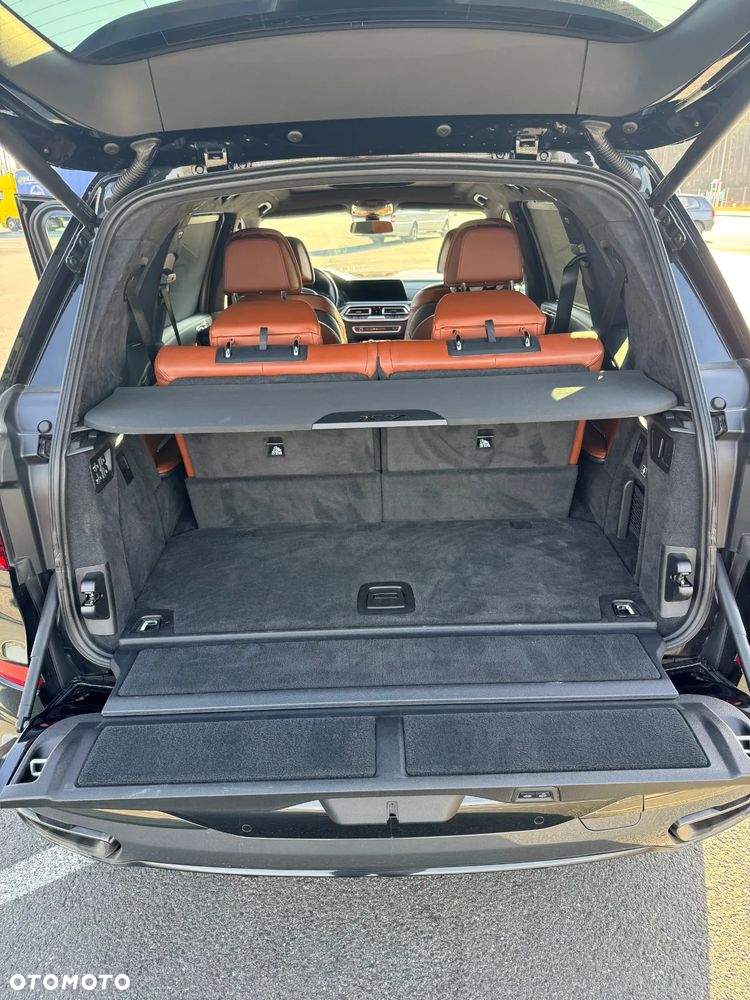 BMW X7 M50i sport - 9