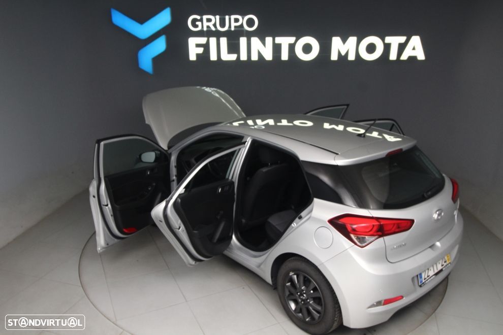 Hyundai i20 1.2 Access+Bluetooth 119g - 11