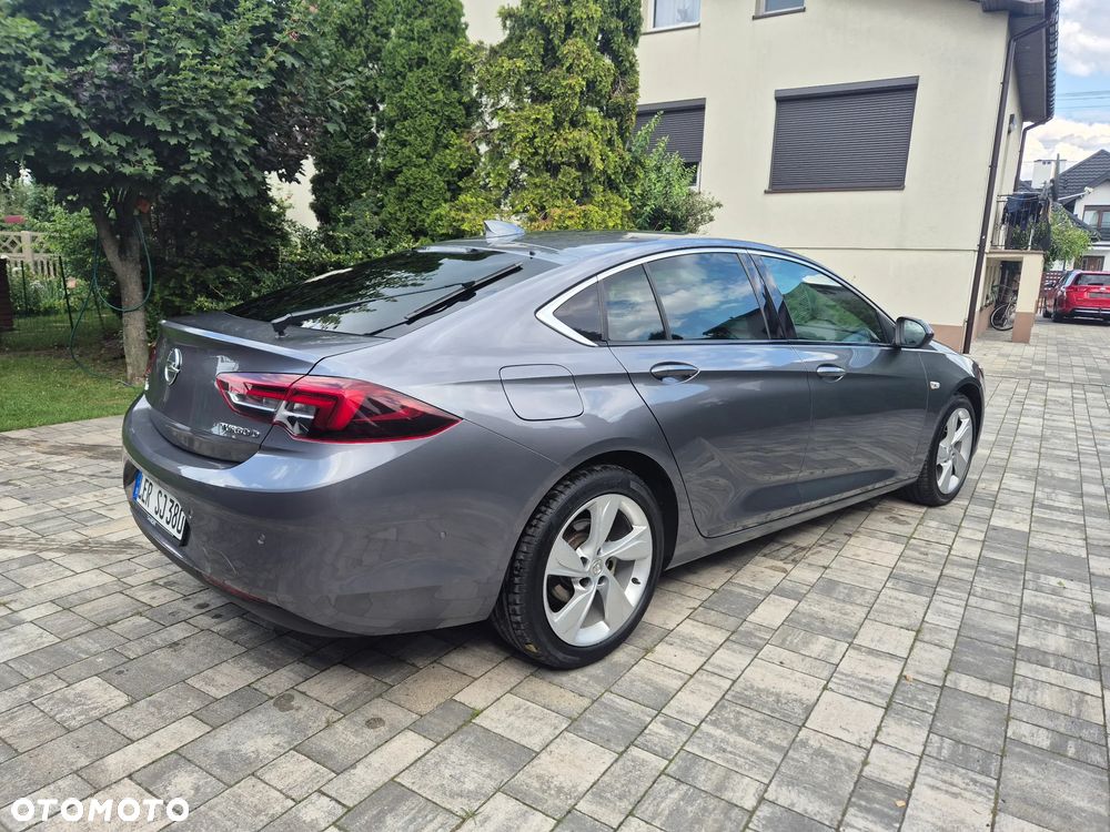 Opel Insignia - 10