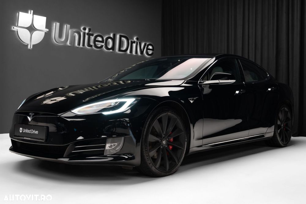 Tesla Model S - 1