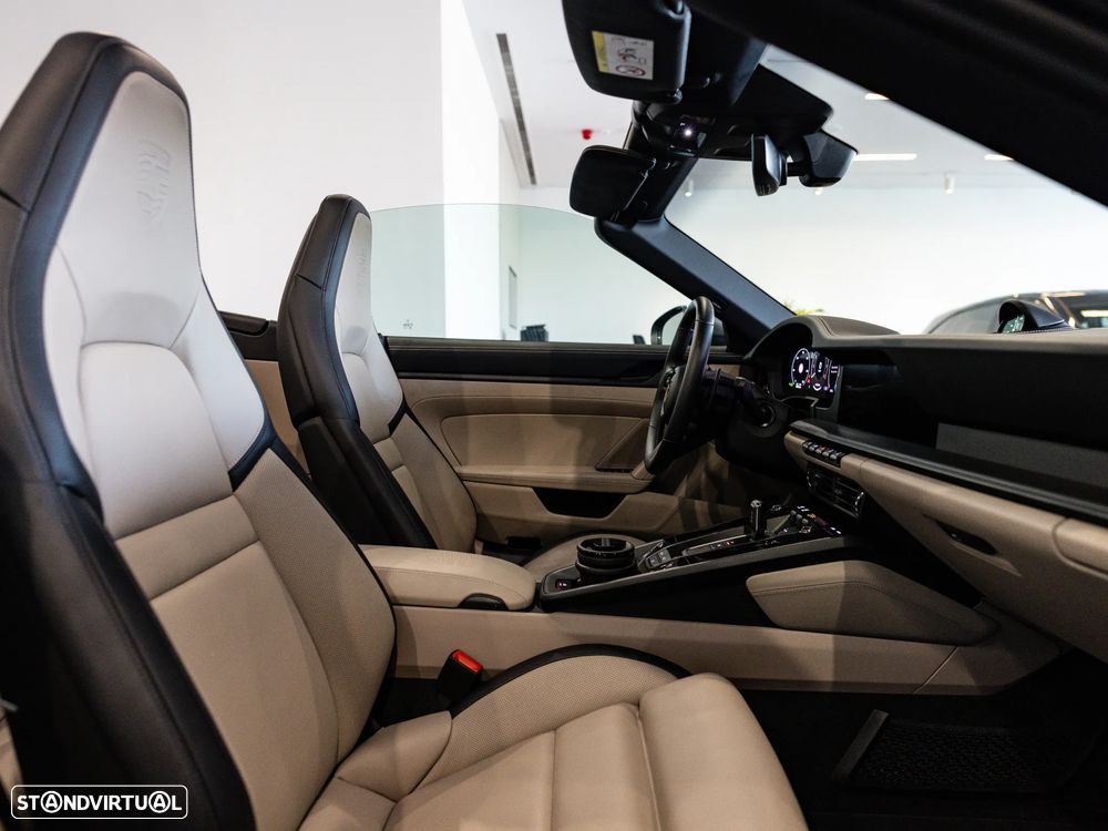 Porsche 911 (992) Carrera PDK - 45