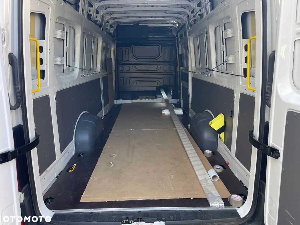 Volkswagen CRAFTER - 11