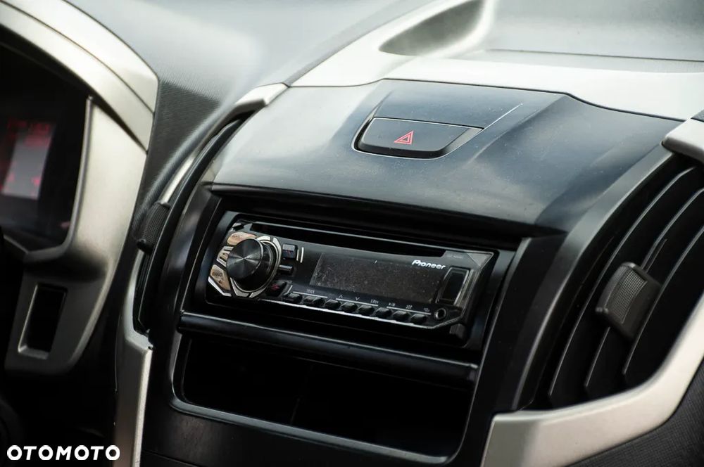 Isuzu D-Max 2.5 SC L - 7