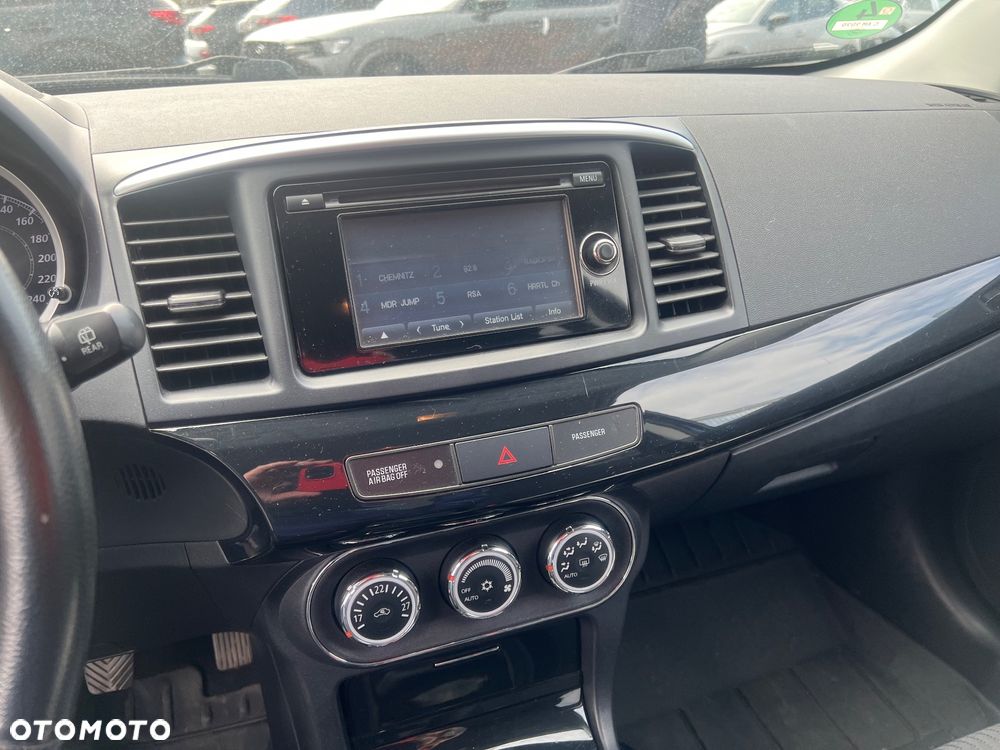 Mitsubishi Lancer Sportback 1.6 ClearTec Plus - 10