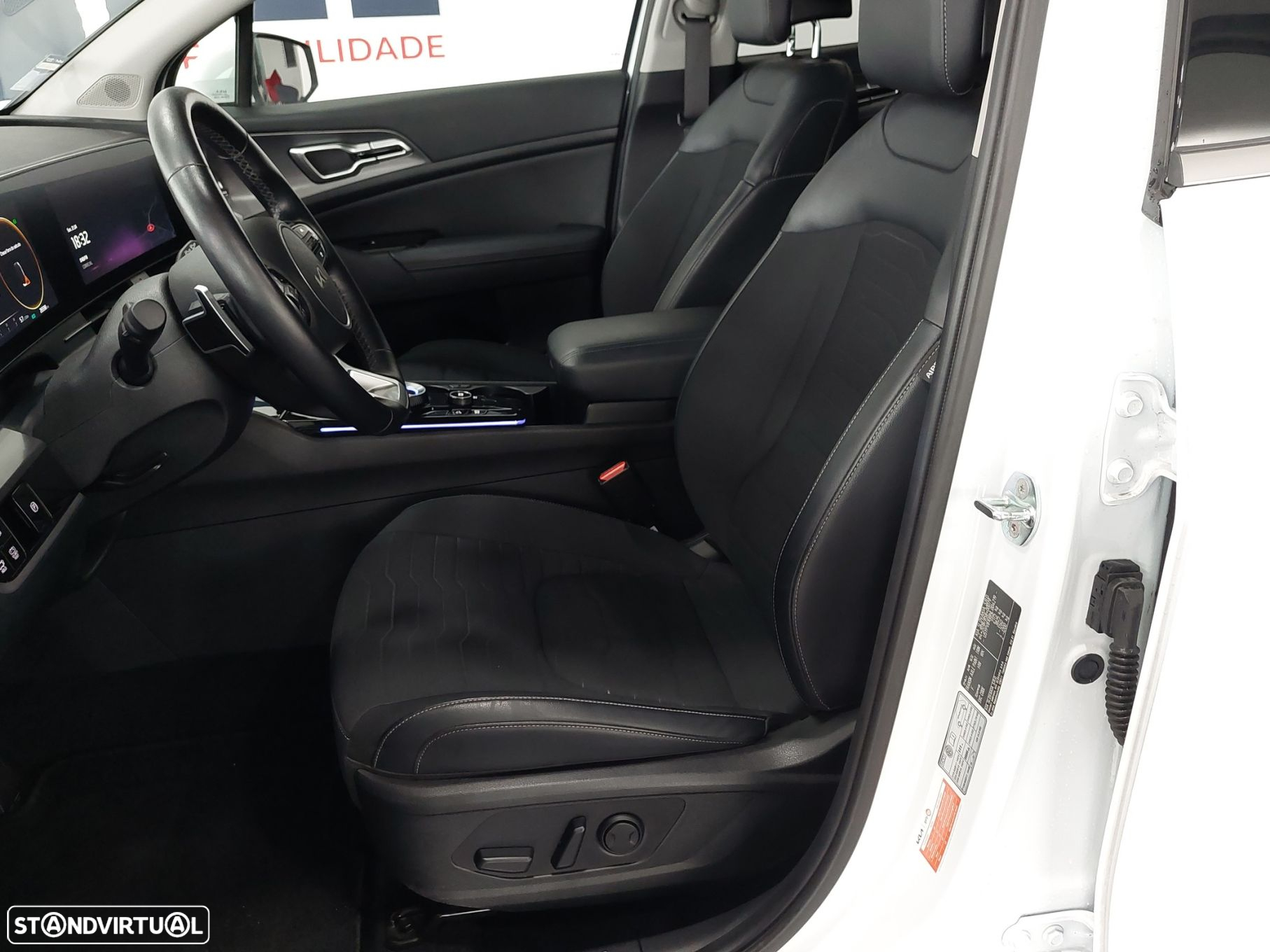 Kia Sportage 1.6 T-GDi HEV Tech - 18