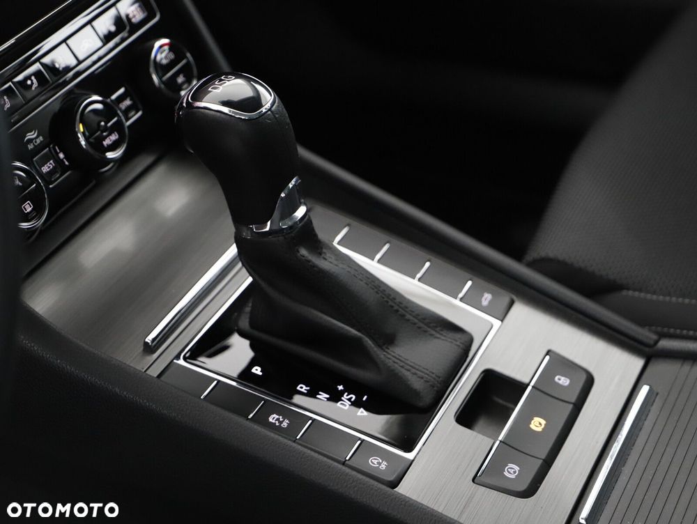 Skoda Superb 2.0 TDI SCR Style DSG - 19