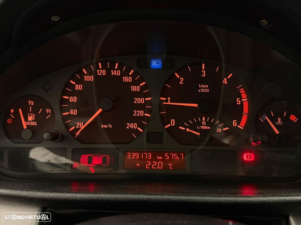 BMW 320 d Touring - 14