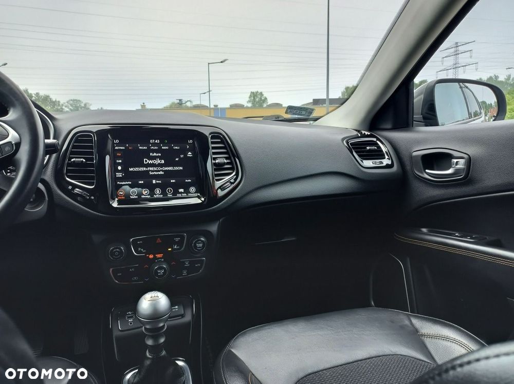 Jeep Compass - 16