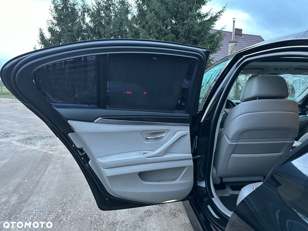 BMW Seria 5 520d Luxury Line - 24