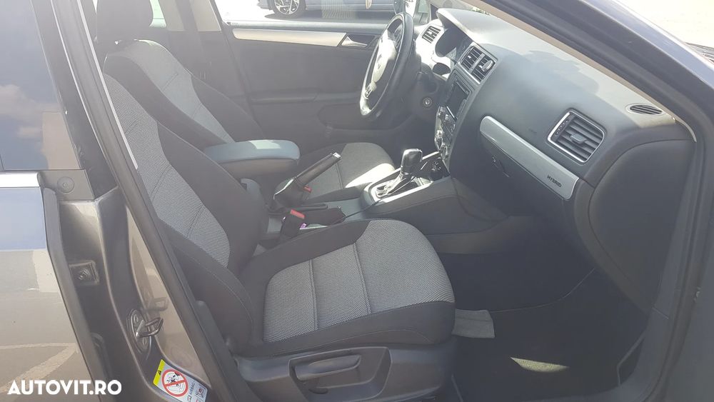 Volkswagen Jetta - 12