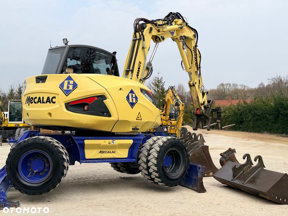 Mecalac Koparka 14 ton MECALAC 15 MWR koparko-ładowarka 3 łyżki widły 1 wł Centr.smarowanie Opony na BLIŹNIAKU 80%Camso ładowarka 714 12MTX 4x4 skrętne KLIMA kabina Premium silnik 146KM volvo EW140B DEUTZ szybka 35km/h - 26