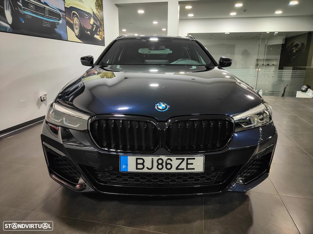 BMW 530 e Pack Desportivo M - 4