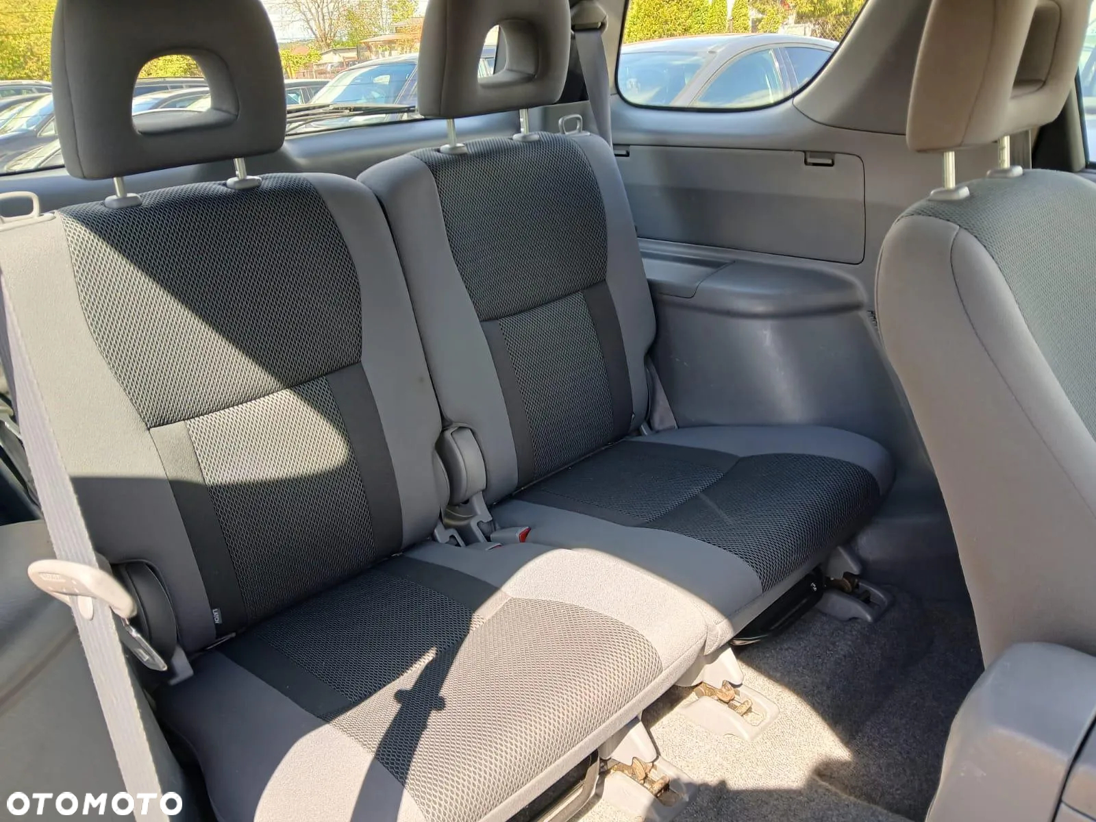Toyota RAV4 - 9