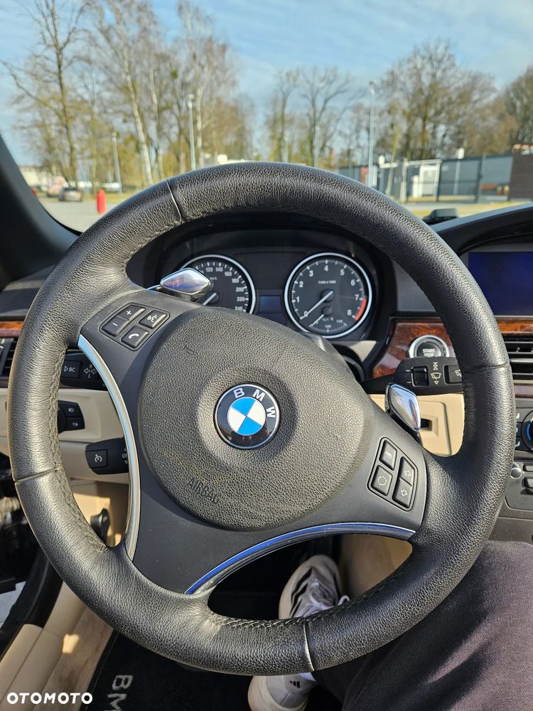 BMW Seria 3 335i - 23