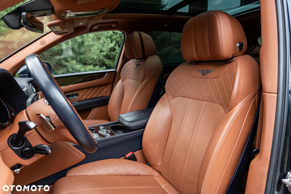 Bentley Bentayga W12 Mulliner - 24