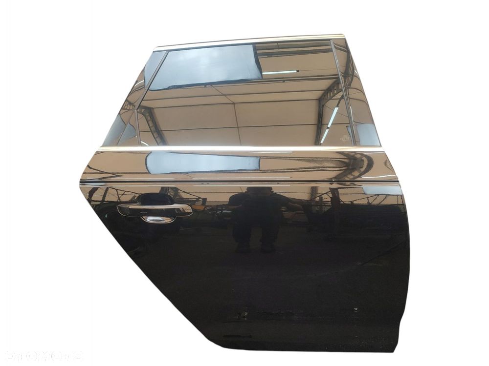 DRZWI PRAWY TYŁ AUDI A4 B9 KOMBI LAK: LY9B (15-19) - 1