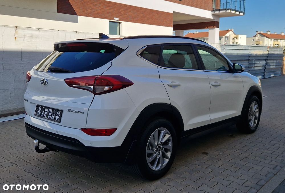 Hyundai Tucson 1.7 CRDI BlueDrive Style 2WD - 18
