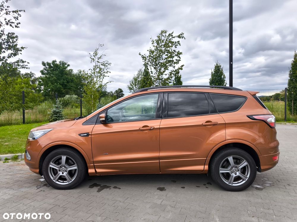Ford Kuga 2.0 TDCi AWD ST-Line - 4