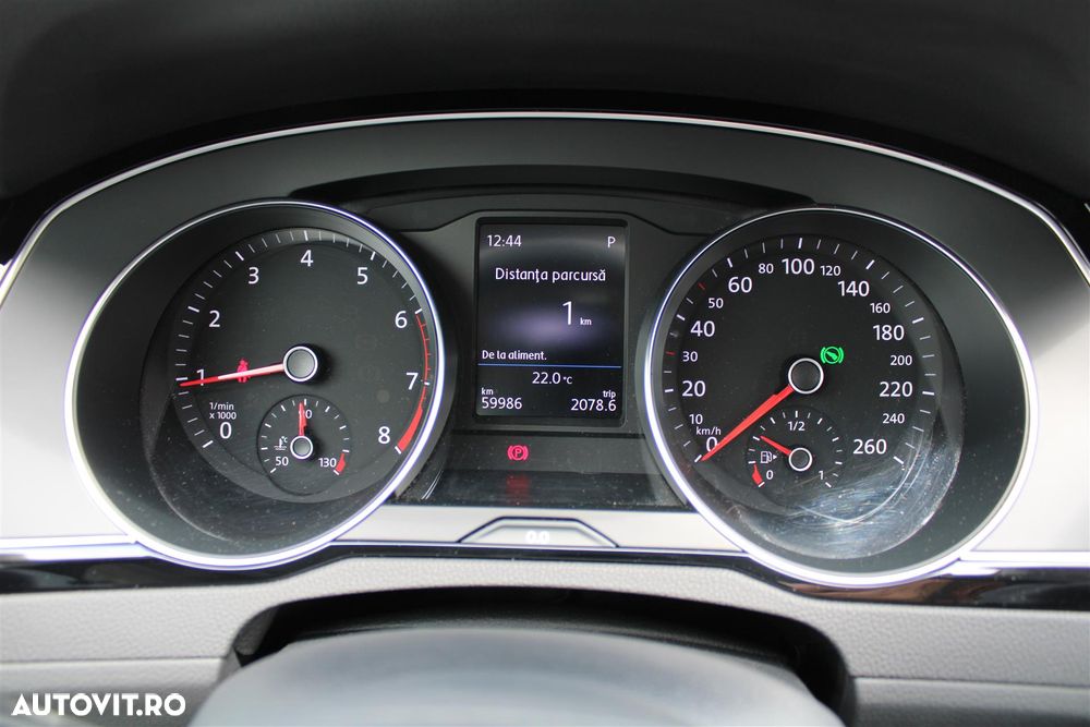 Volkswagen Passat 1.5 TSI ACT DSG Comfortline - 18