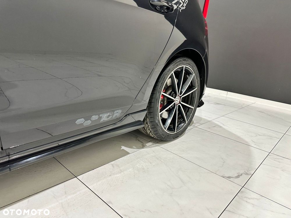 Volkswagen Golf - 18