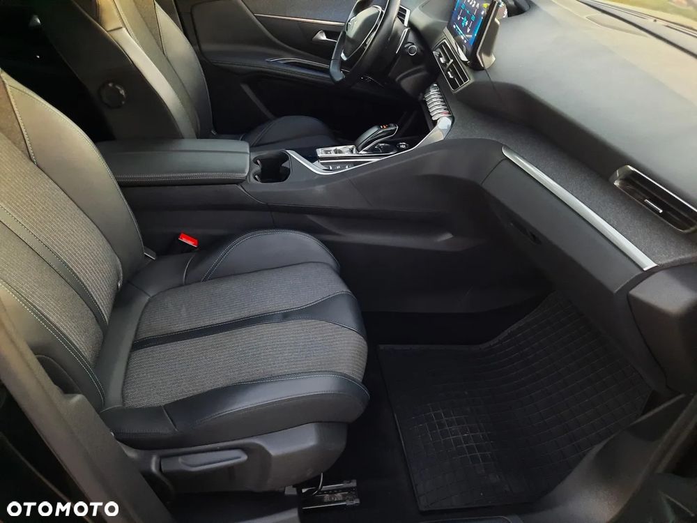 Peugeot 3008 1.6 PureTech HYbrid Allure S&S EAT8 - 23