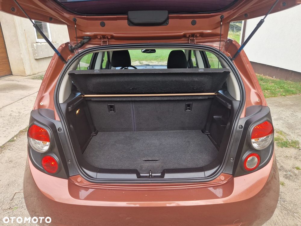 Chevrolet Aveo 1.4 16V LT - 11