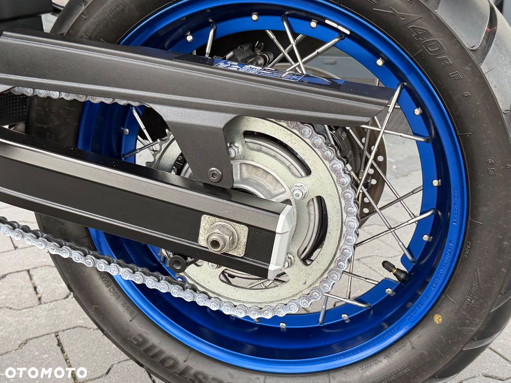 Suzuki V-STROM - 30