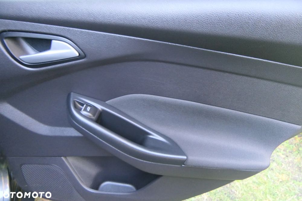 Ford Focus 2.0 EcoBlue Titanium - 24
