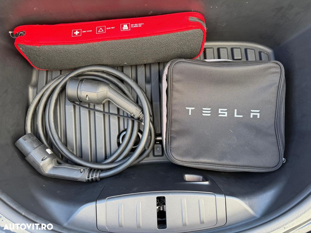 Tesla Model 3 Performance - 15
