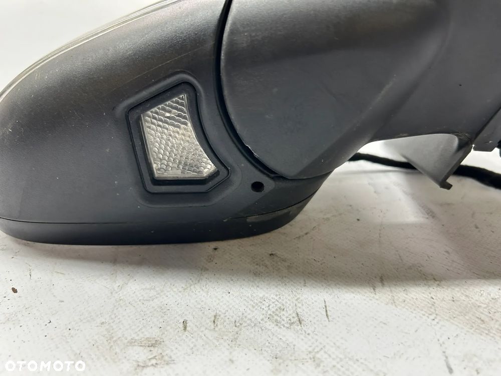 Volvo V-40 II lusterko zewnetrzne prawe 31442244 2012- - 2