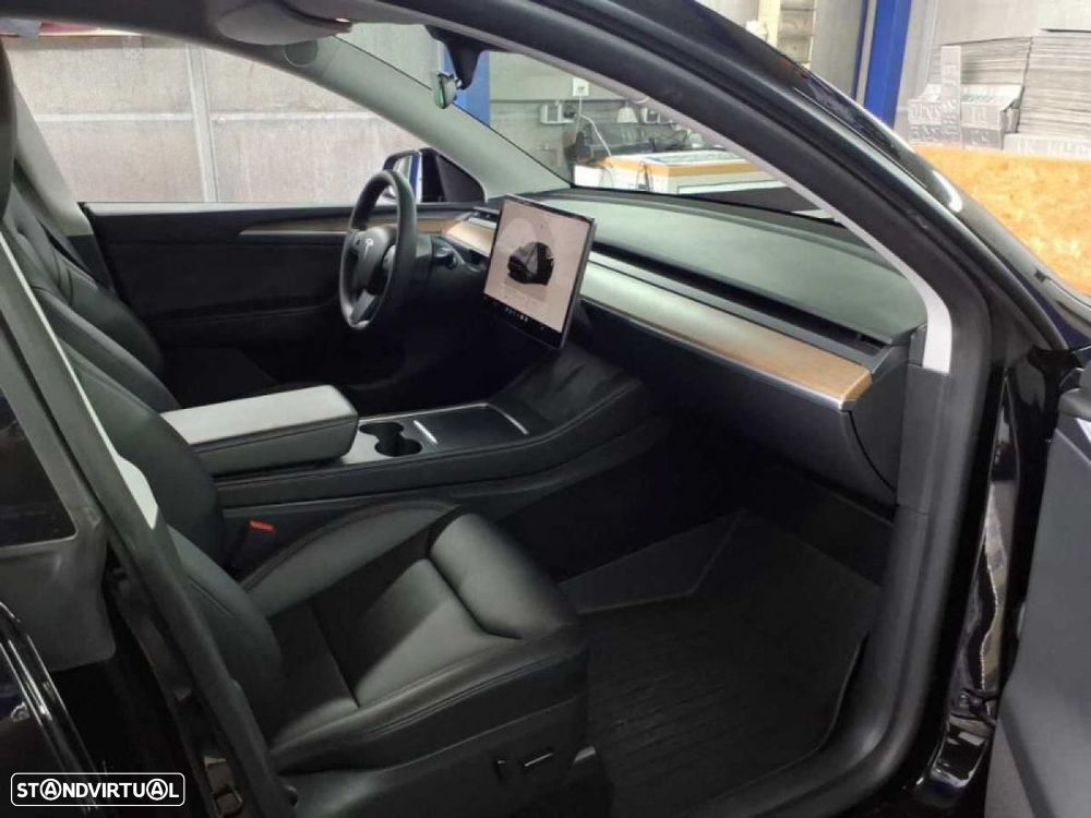 Tesla Model Y Long Range Dual Motor AWD - 3
