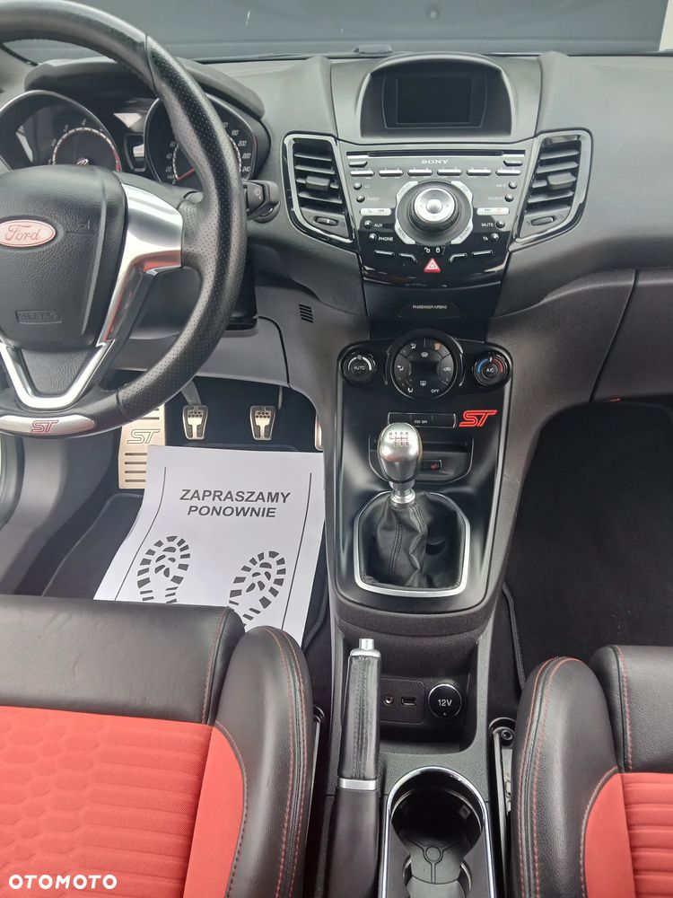 Ford Fiesta 1.6 EcoBoost ST - 22