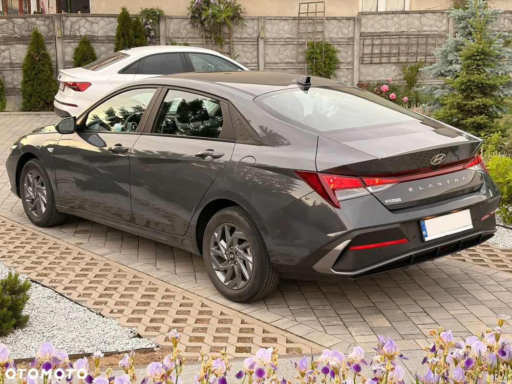 Hyundai Elantra 1.6 Modern - 3