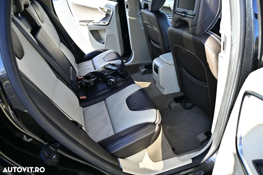 Volvo XC 60 D5 AWD Aut. Summum - 17