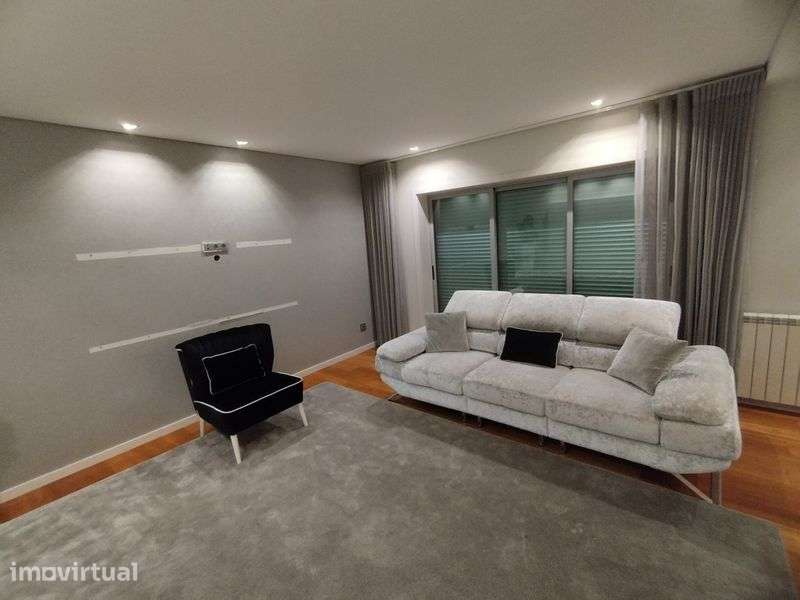 Apartamento T3 mobilado no centro - Grande imagem: 2/8