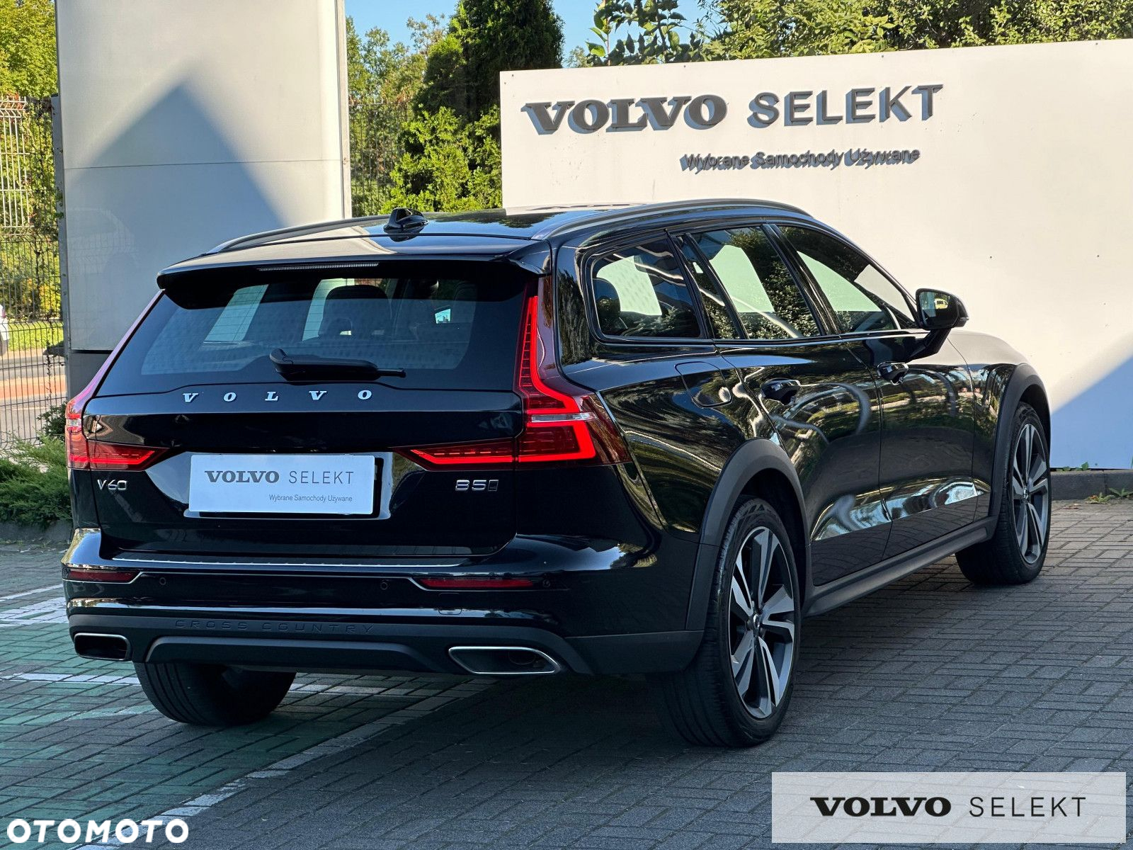 Volvo V60 Cross Country - 13