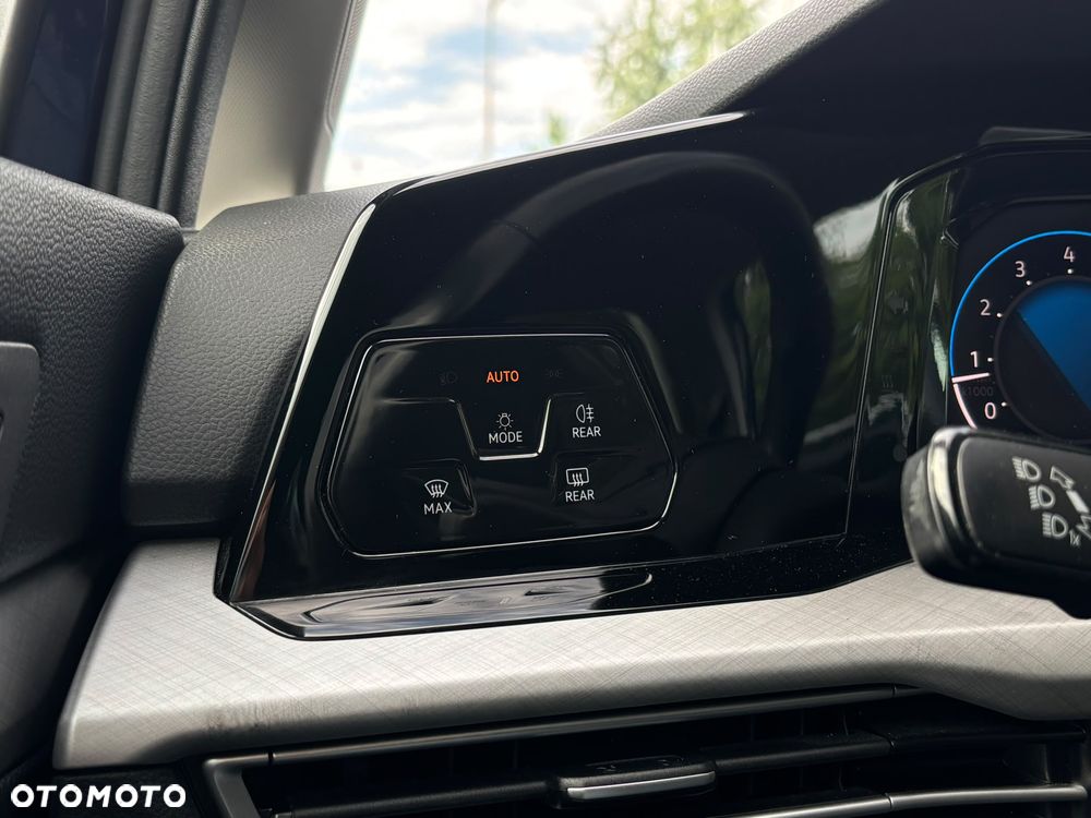 Volkswagen Golf 1.5 TSI EVO Life - 26