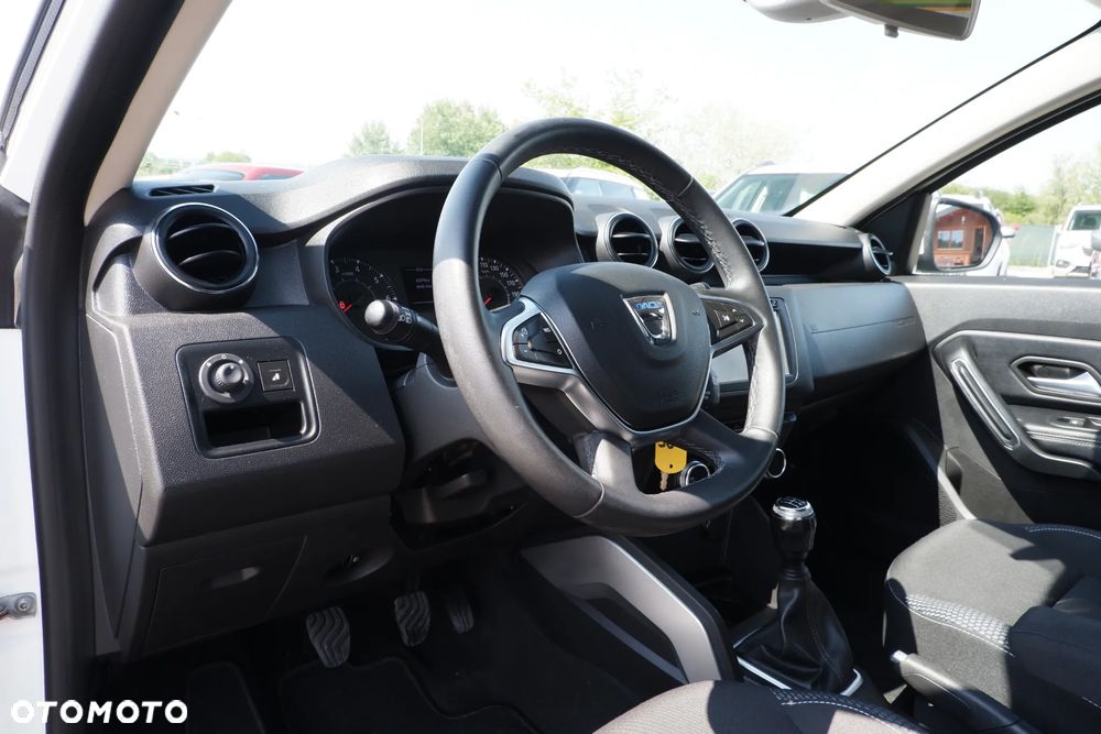 Dacia Duster 1.6 SCe Prestige - 24
