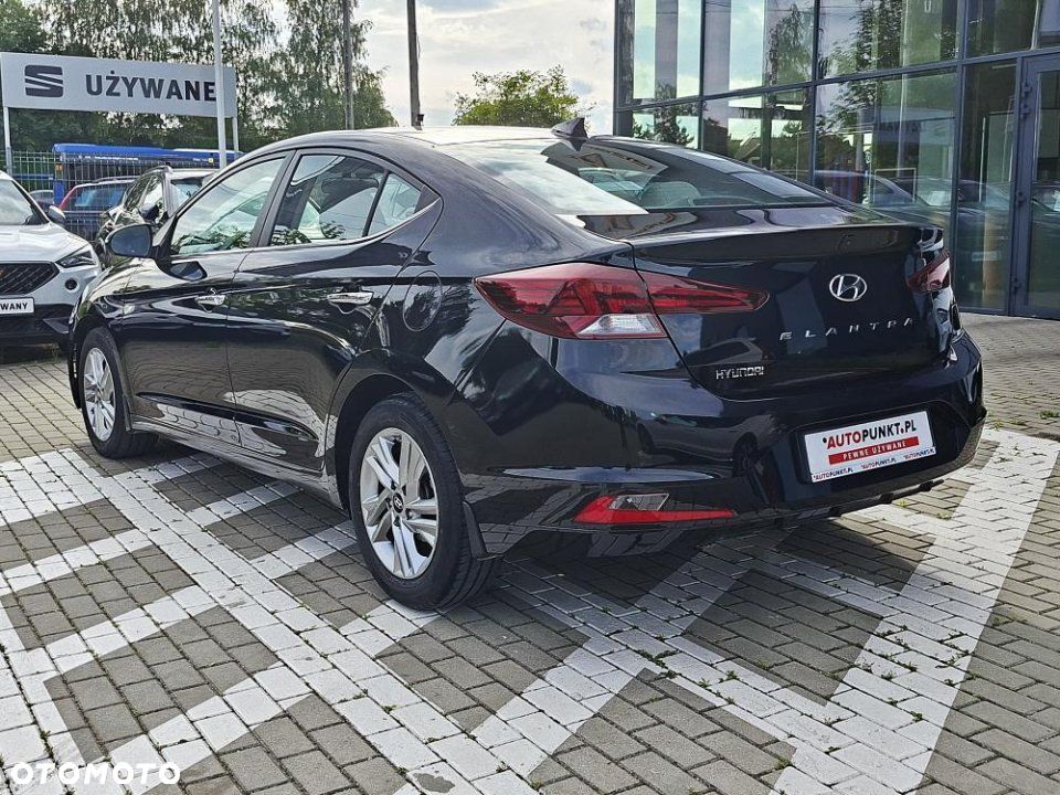 Hyundai Elantra - 3