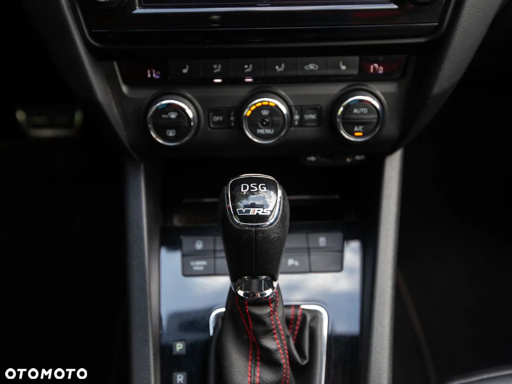 Skoda Octavia 2.0 TSI DSG RS 230 - 29