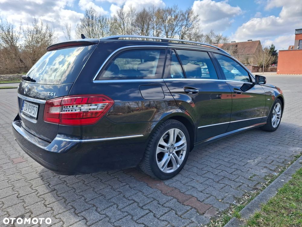 Mercedes-Benz Klasa E 200 CGI BlueEFFICIENCY Avantgarde - 7