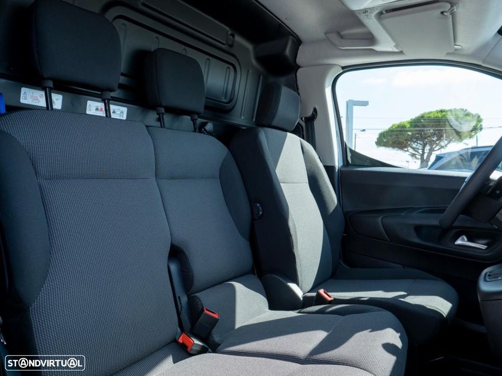 Opel Combo 54kWh Tam M 136cv - 18