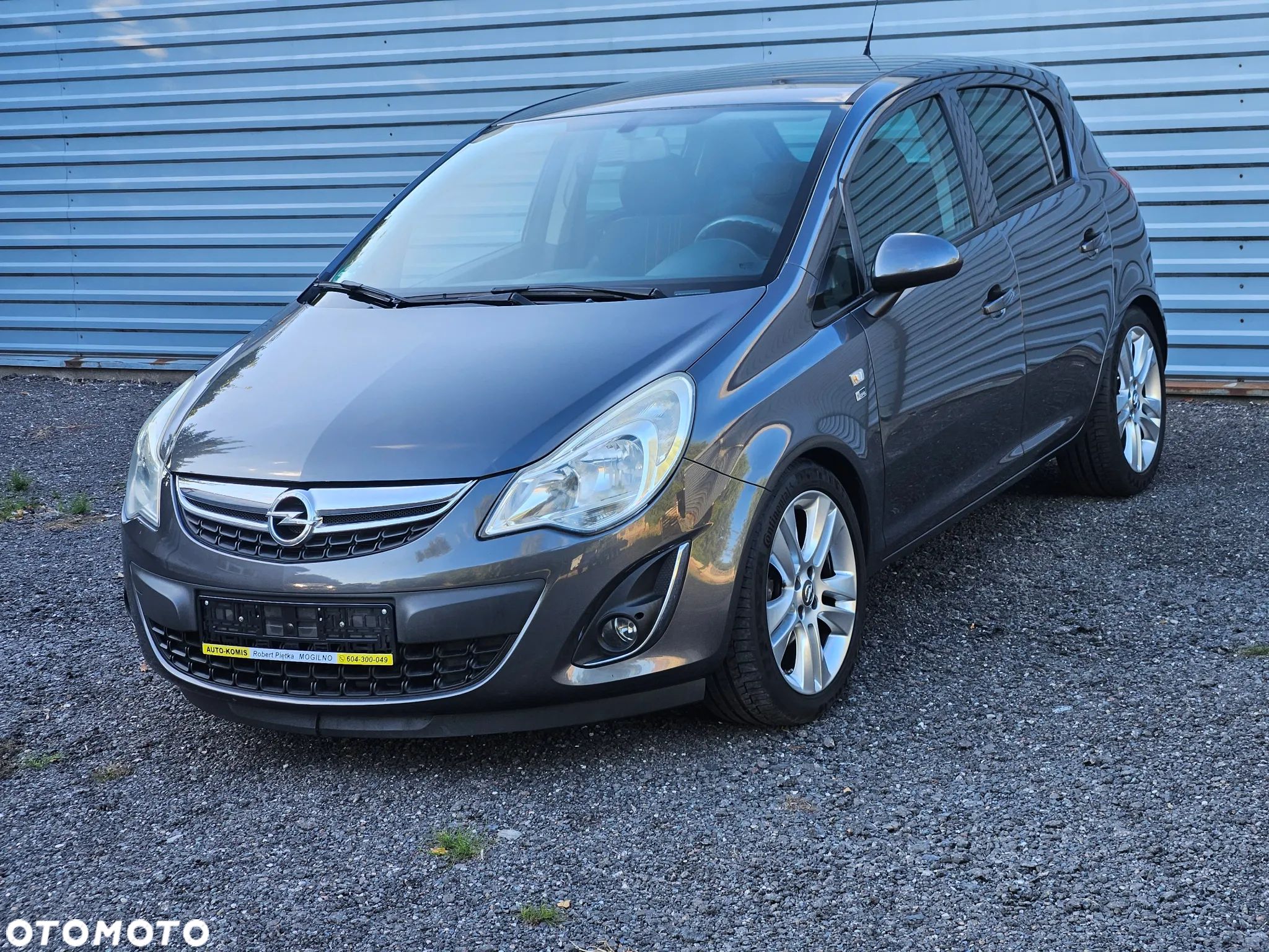 Opel Corsa 1.2 16V Edition 150 - 1