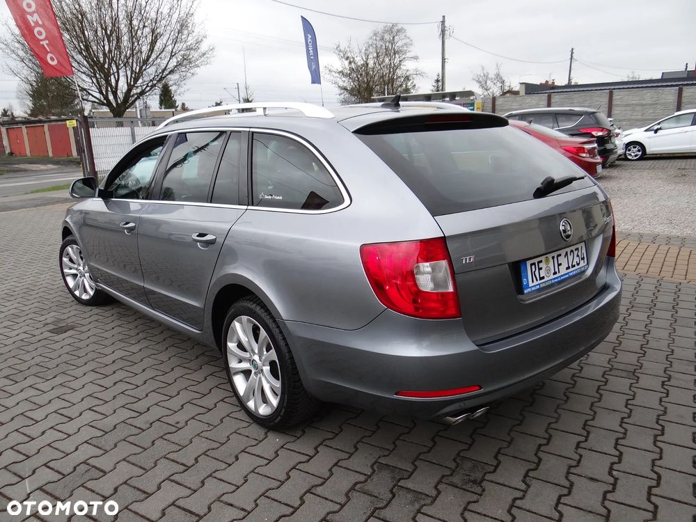 Skoda Superb 2.0 TDI DSG FAMILY - 5