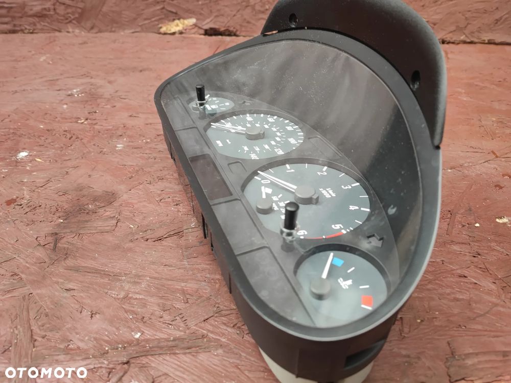 BMW E46 COUPE / CABRIO ORYGINALNY LICZNIK Z WERSJI ANGLIK MANUAL Z WERSJI DIESEL R4 O NR. 6 940 898  OEM SPRAWNY W 100% - 4