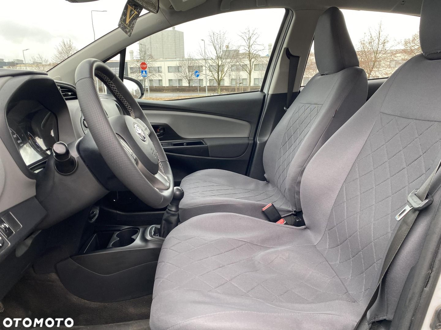 Toyota Yaris - 13