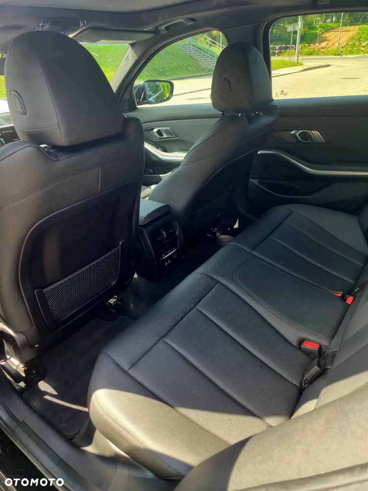 BMW Seria 3 330i GPF M Sport Shadow - 8