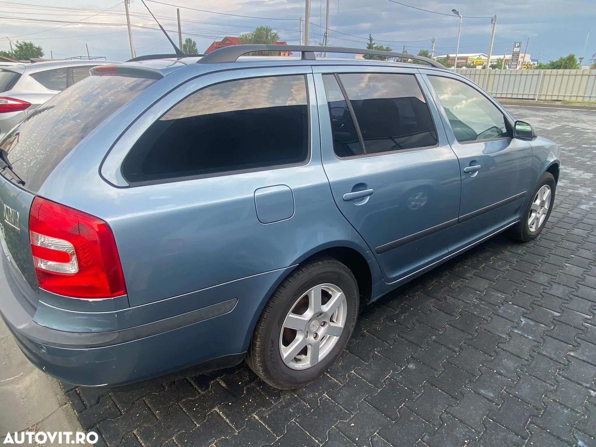 Skoda Octavia 1.6 Ambiente - 3