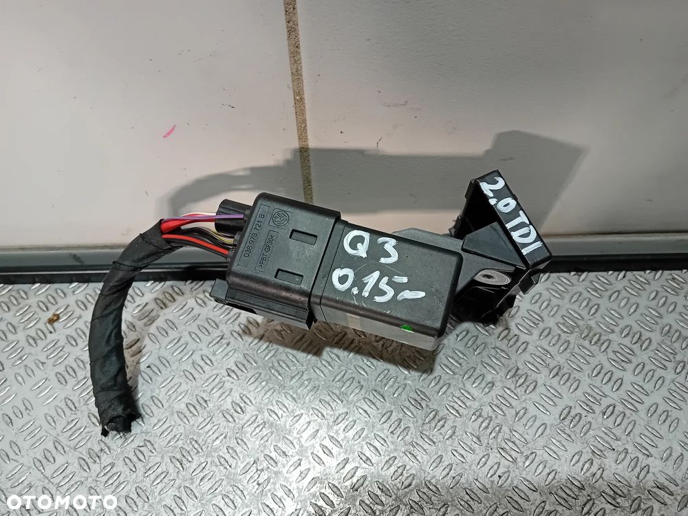 przekaźnik świec żarowych Audi Q3 2.0 TDI 2015 04L907281 - 3